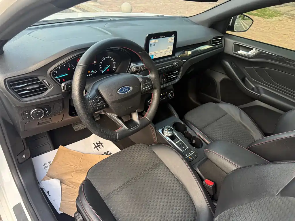 Ford Focus — миниатюра 11