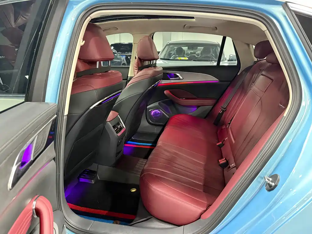 Hongqi Hongqi H5 — миниатюра 6