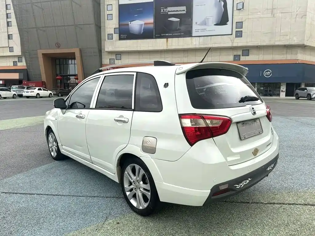 Suzuki Liana A6 — миниатюра 7