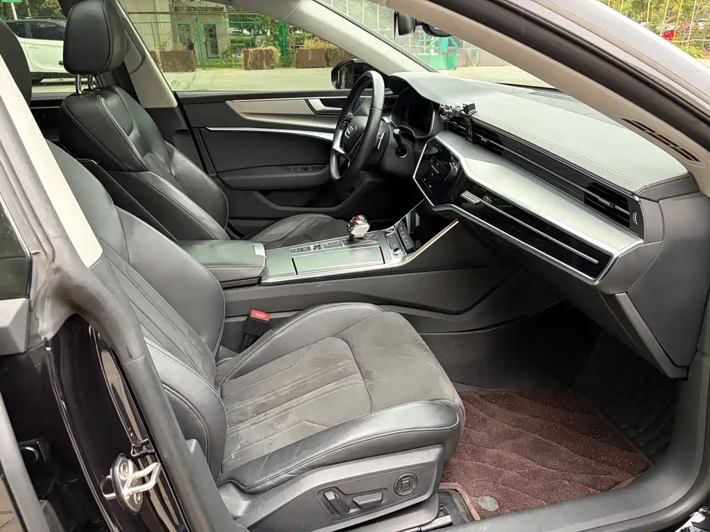 Audi A7L — миниатюра 13