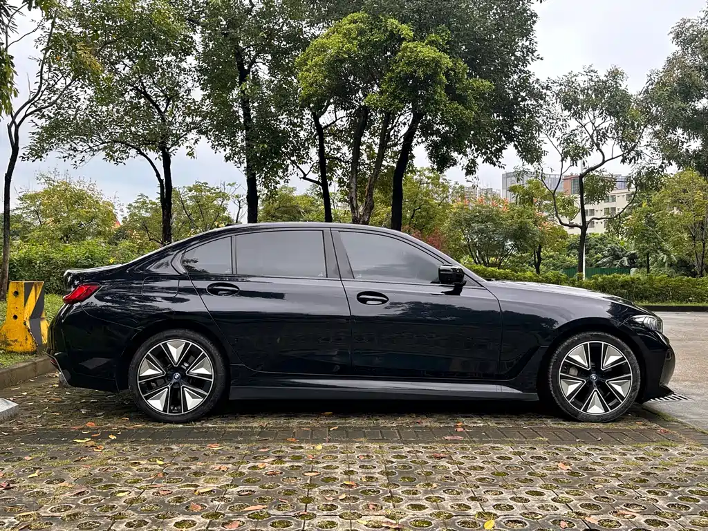 BMW i3 — миниатюра 8