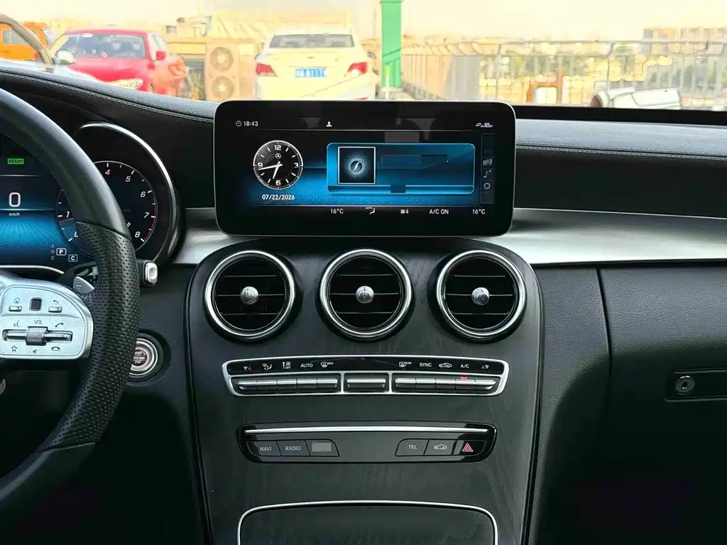 Mercedes-Benz C-Class — миниатюра 6