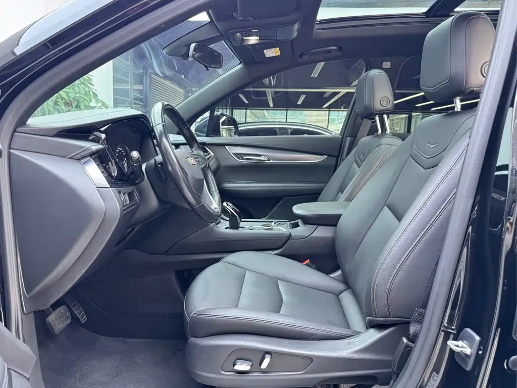 Cadillac XT6 — миниатюра 5