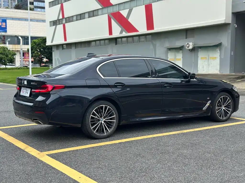 BMW 5 Series — миниатюра 18