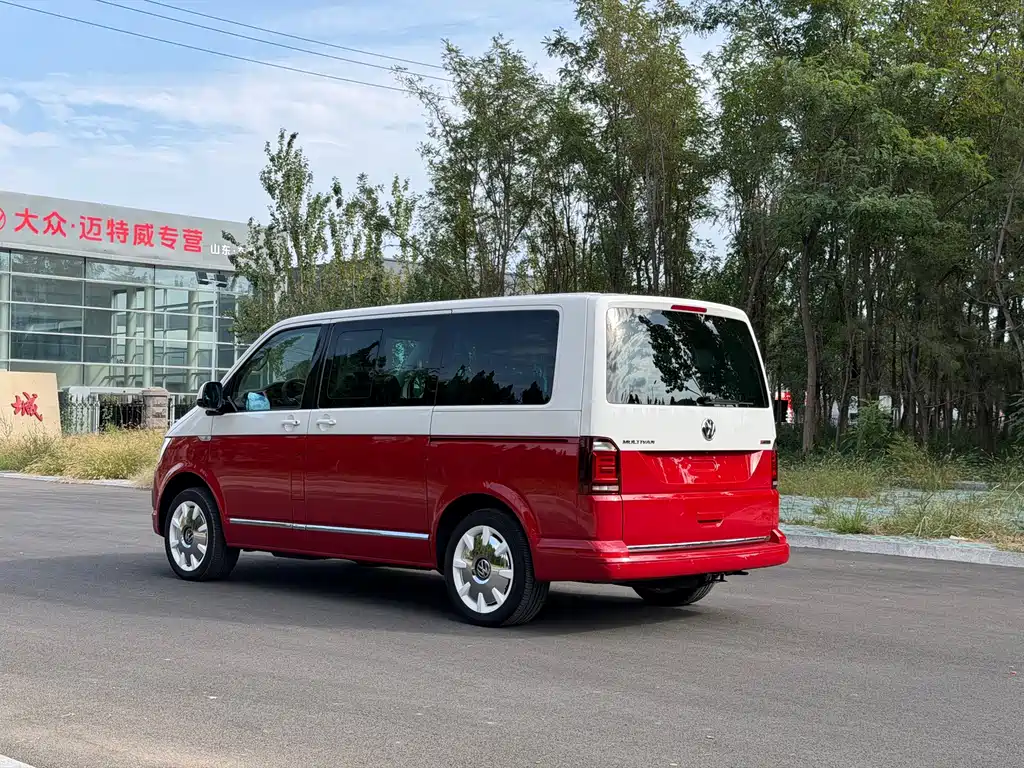 Volkswagen Multivan — миниатюра 5