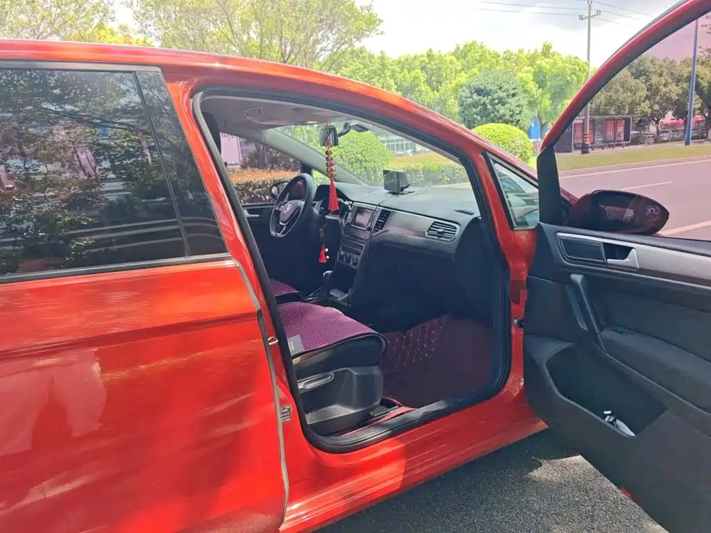 Volkswagen Golf Sportsvan — миниатюра 18