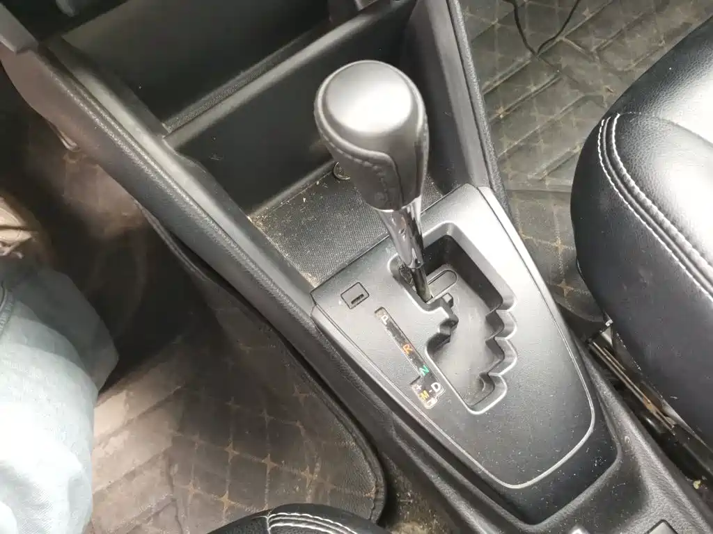 Toyota Yaris L — миниатюра 10