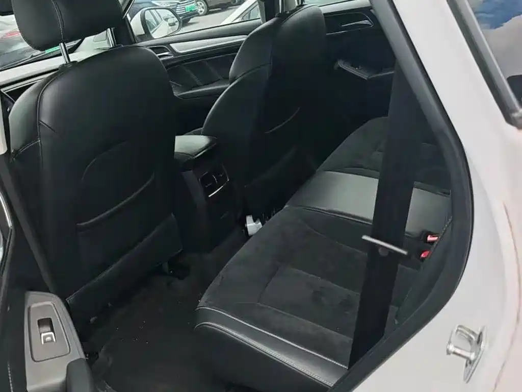 Roewe RX5 New Energy — миниатюра 7