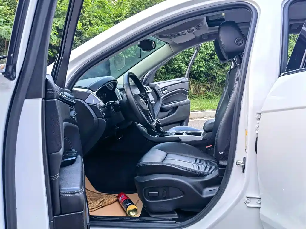 Cadillac SRX — миниатюра 9
