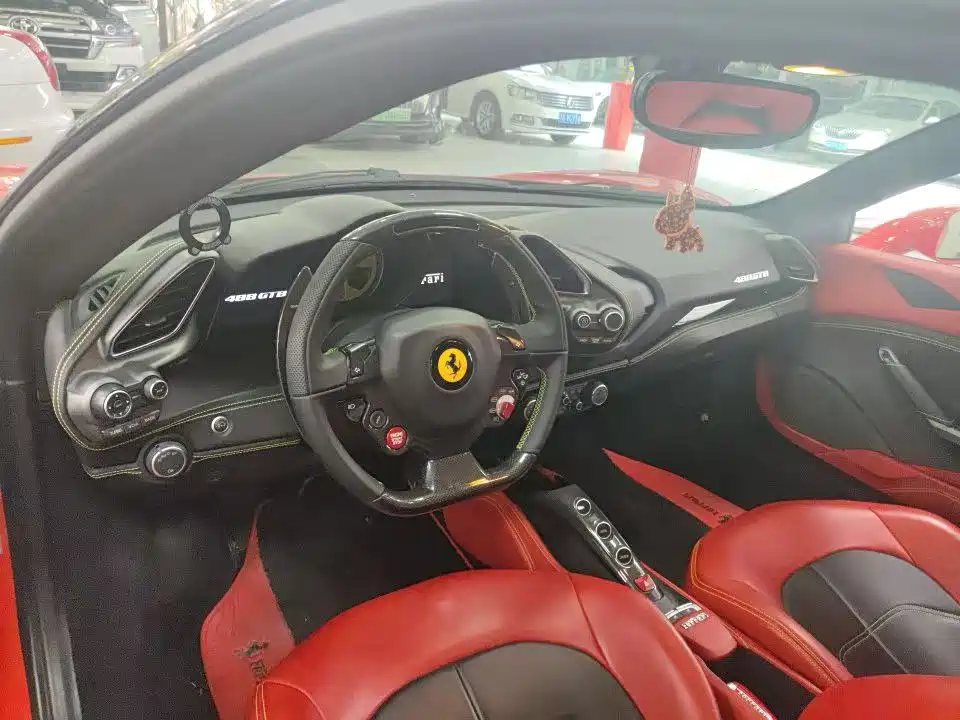 Ferrari 488 — миниатюра 5