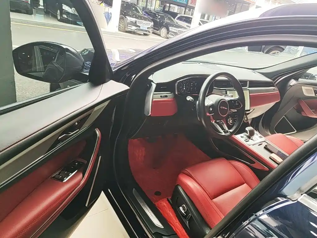 Jaguar F-PACE — миниатюра 16