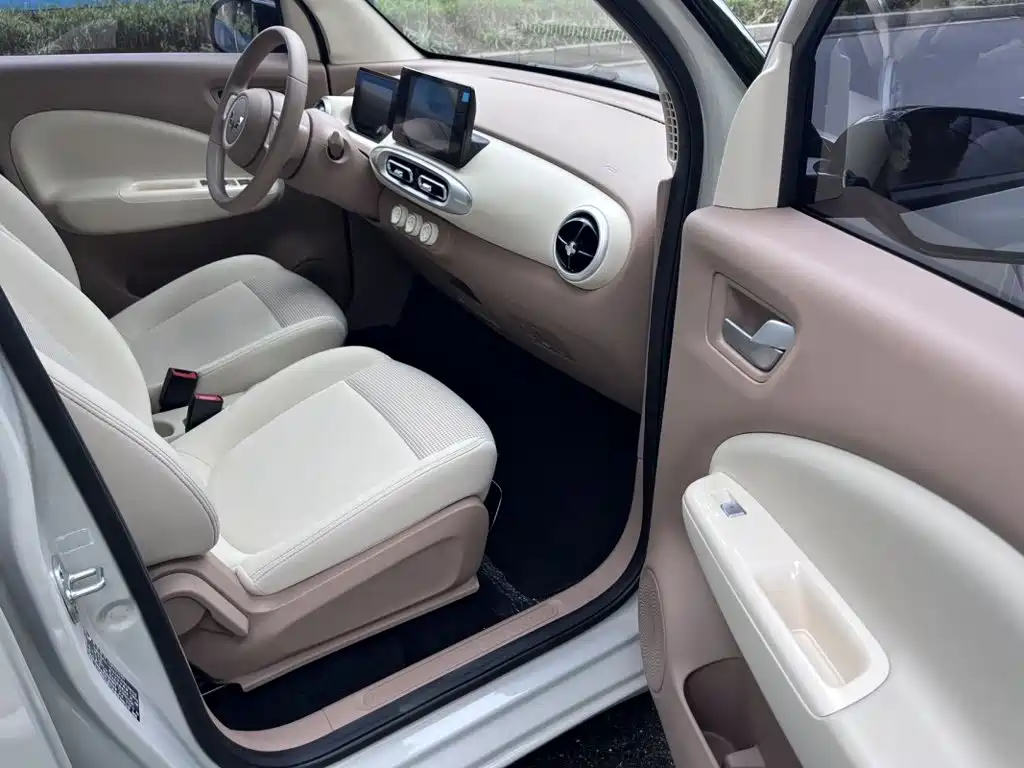 Wuling MINIEV — миниатюра 9