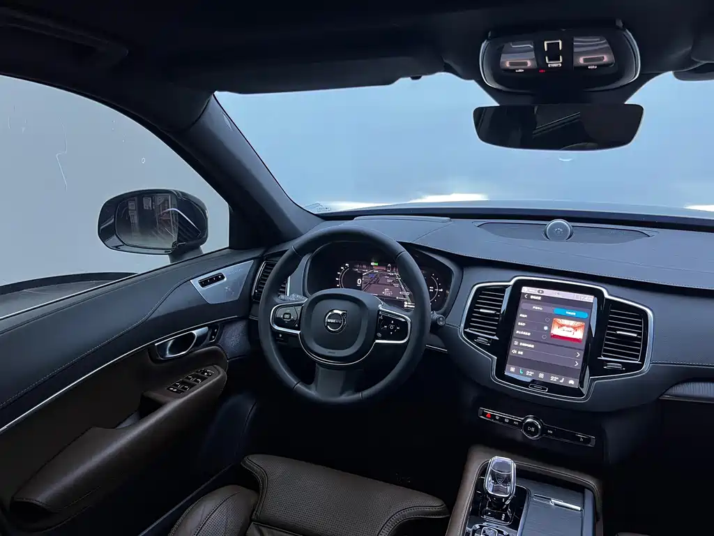 Volvo XC90 PHEV — миниатюра 23