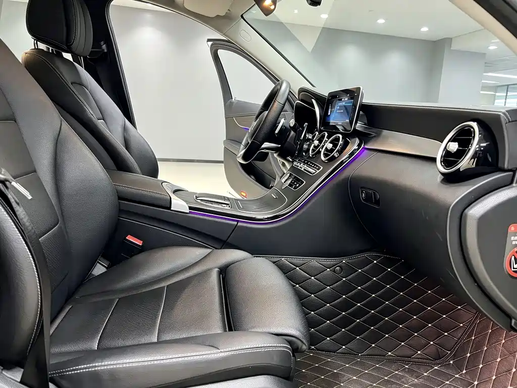 Mercedes-Benz C-Class — миниатюра 10
