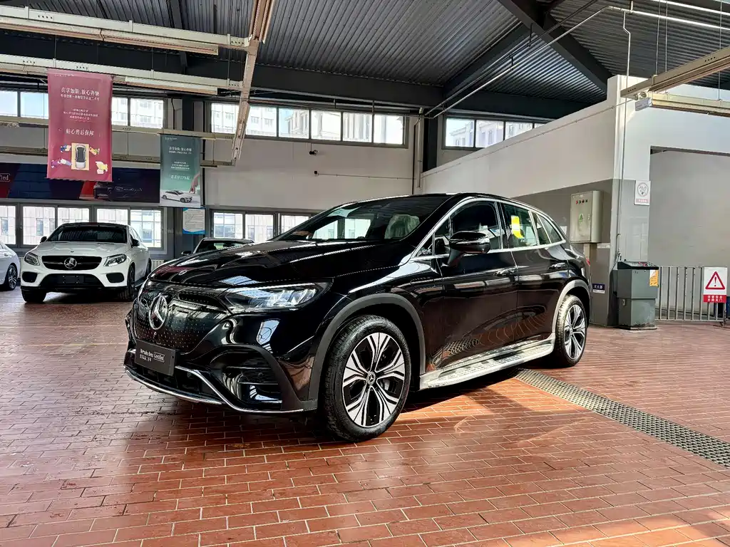Mercedes-Benz EQE SUV 2025
