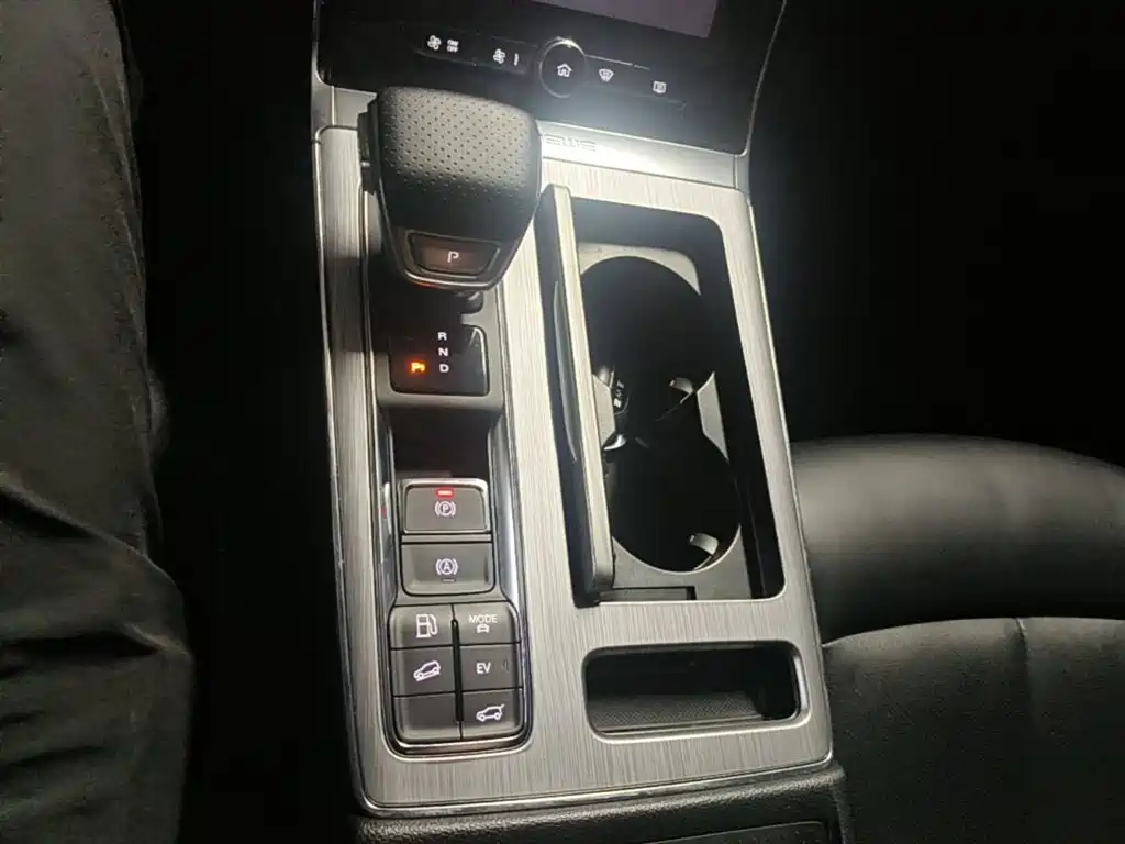 Roewe RX5 New Energy — миниатюра 14