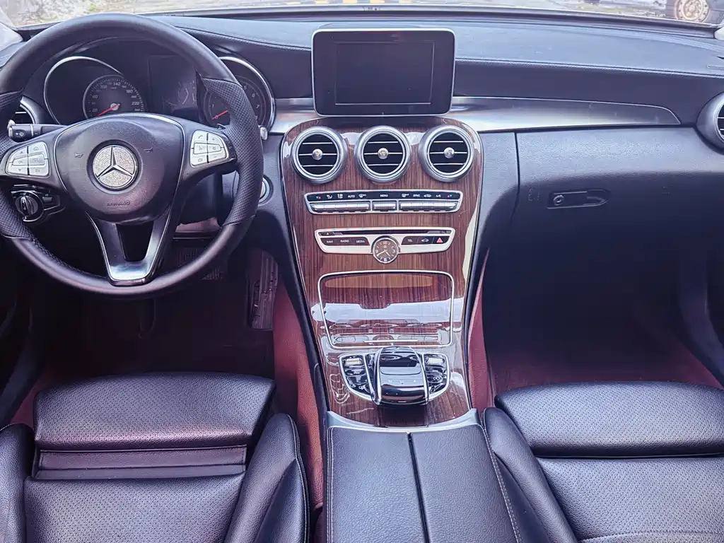 Mercedes-Benz C-Class — миниатюра 8