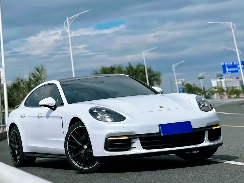 Porsche Panamera — миниатюра 2
