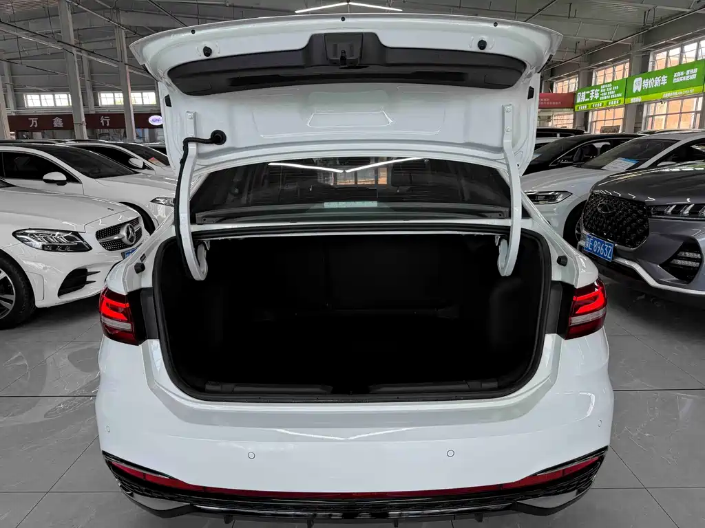 Volkswagen Lavida — миниатюра 19