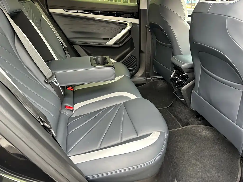 Geely Boyue L — миниатюра 22