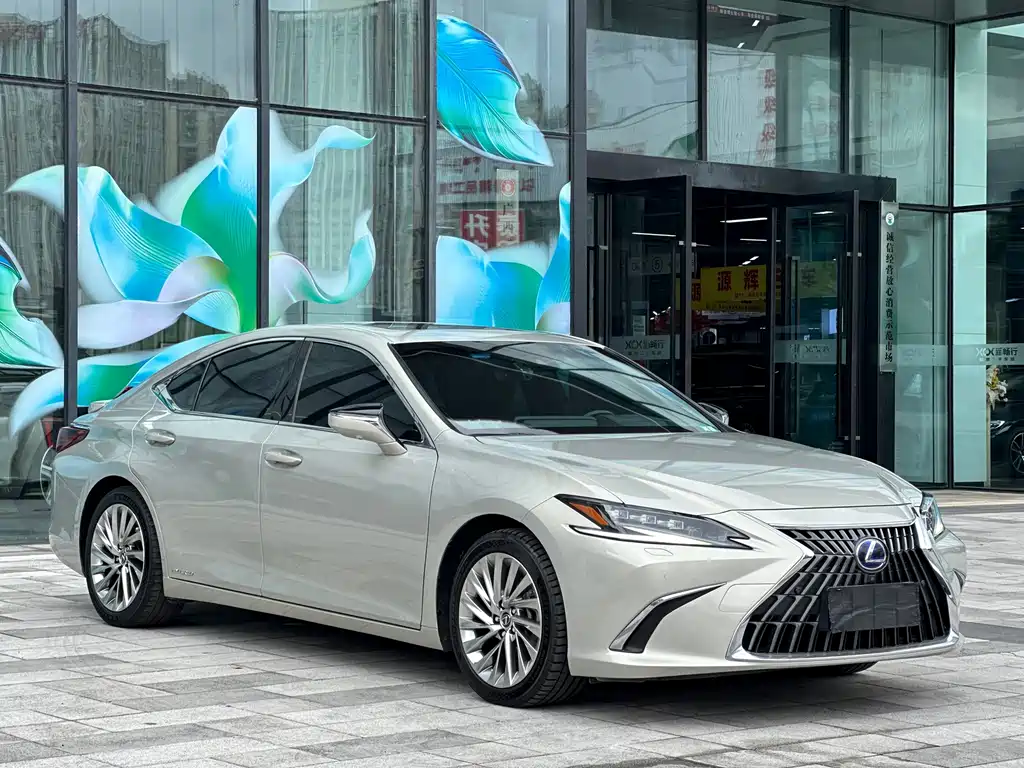 Lexus ES — миниатюра 9