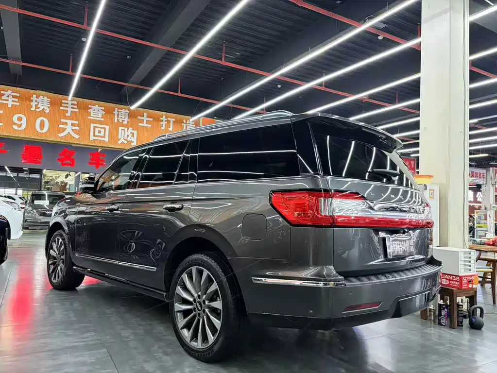 Lincoln Navigator — миниатюра 14