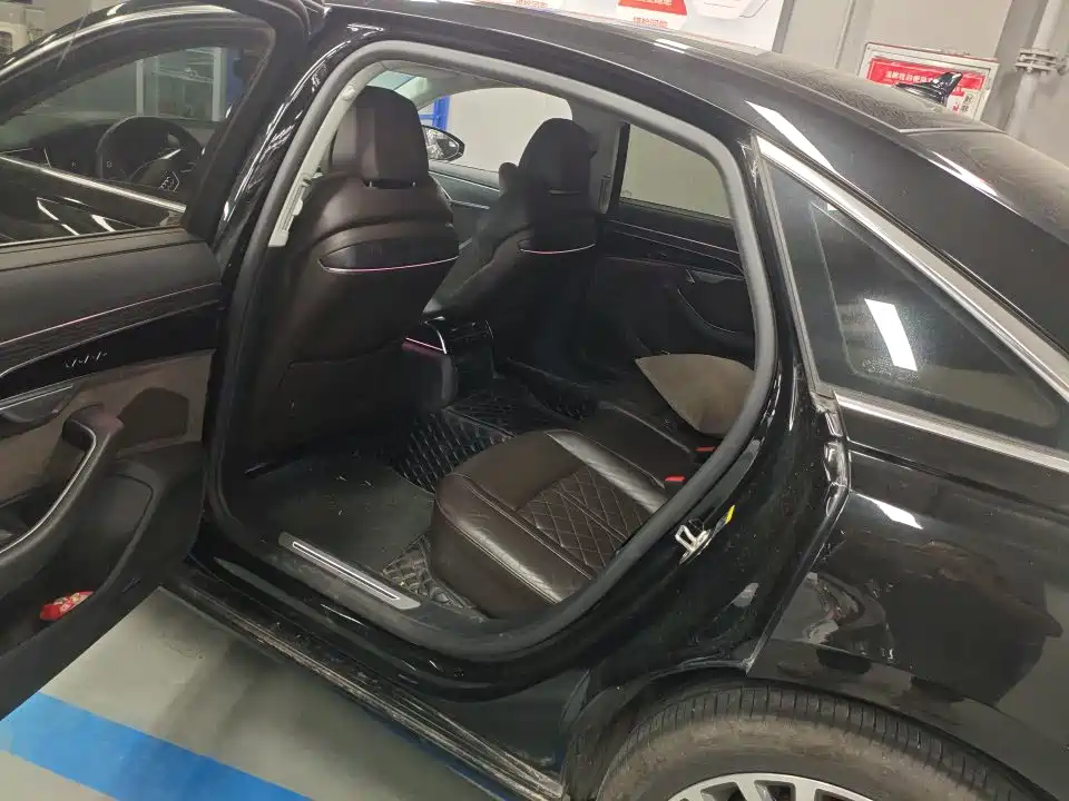 Audi A8 — миниатюра 7