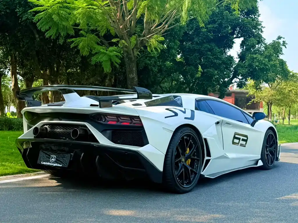 Lamborghini Aventador — миниатюра 19