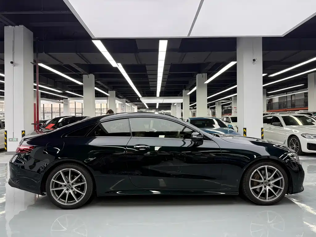 Mercedes-Benz E-Class (Import) — миниатюра 4