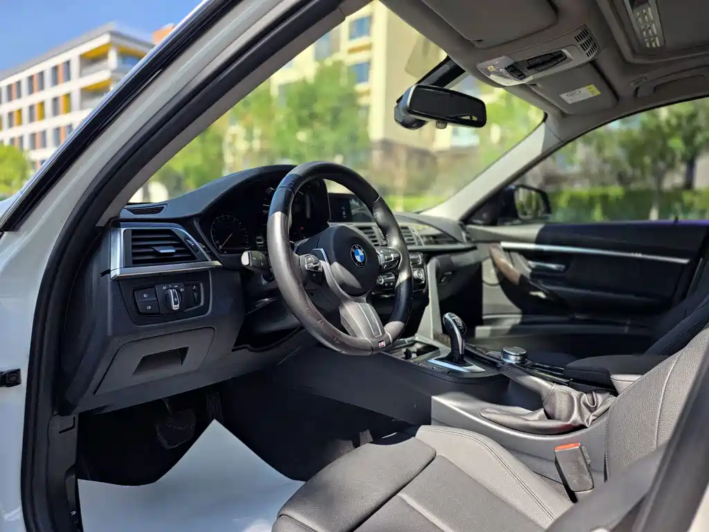 BMW 3 Series — миниатюра 7