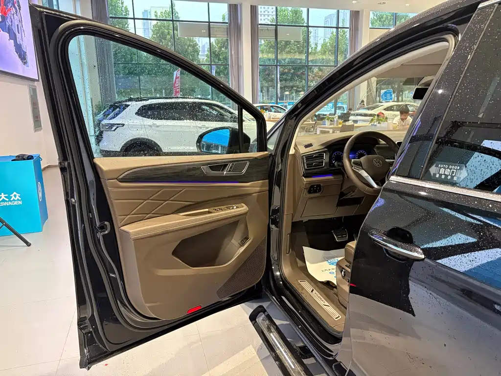Volkswagen Viloran — миниатюра 7
