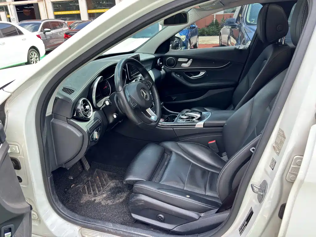 Mercedes-Benz C-Class — миниатюра 5