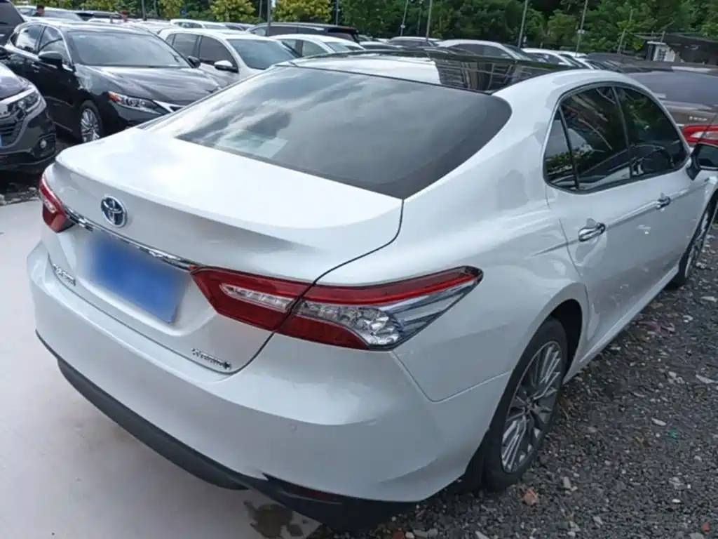 Toyota Camry — миниатюра 7