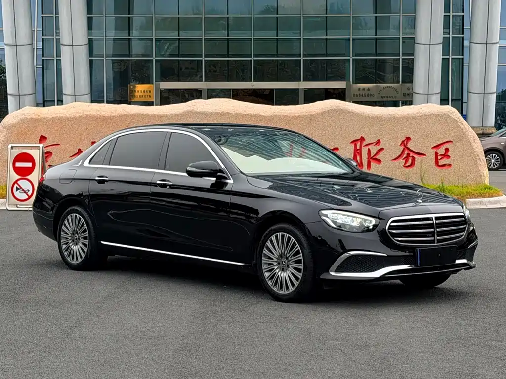 Mercedes-Benz E-Class — миниатюра 3