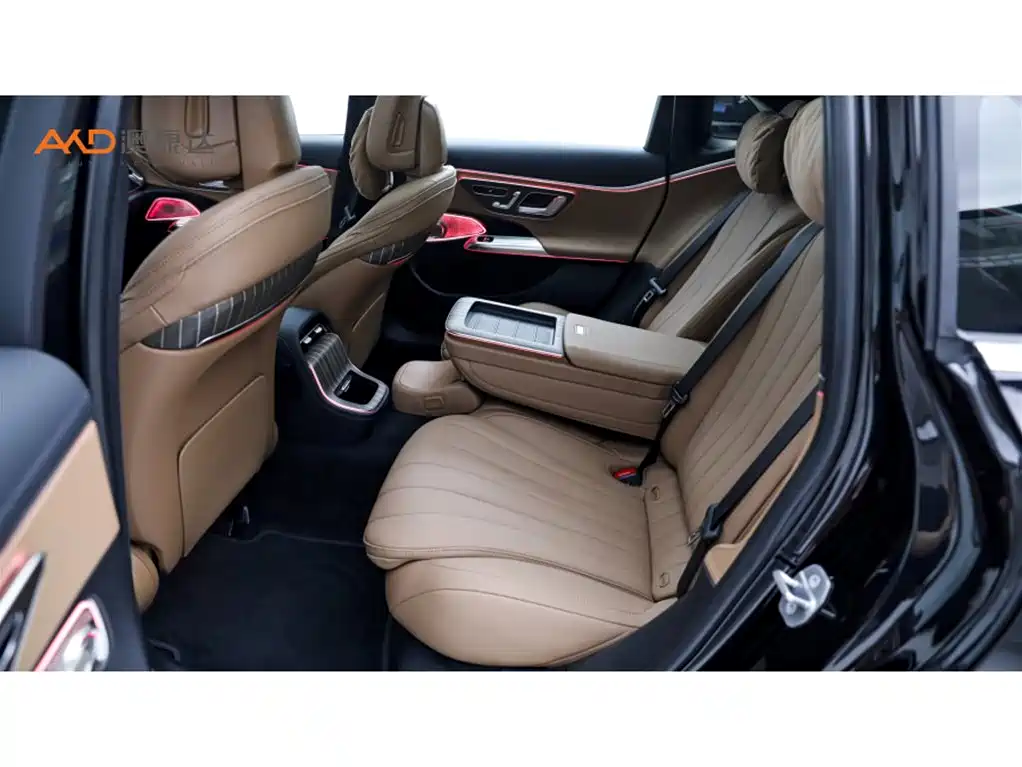 Mercedes-Benz E-Class — миниатюра 7