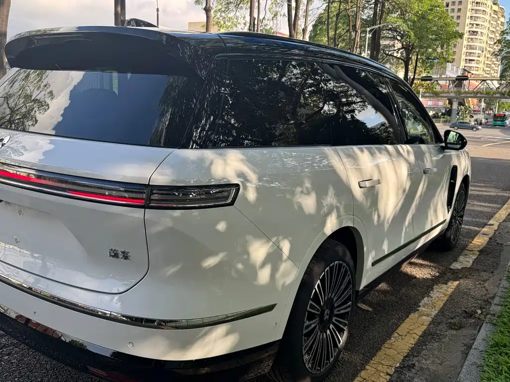 NIO ES8 2026 мест Executive Luxury