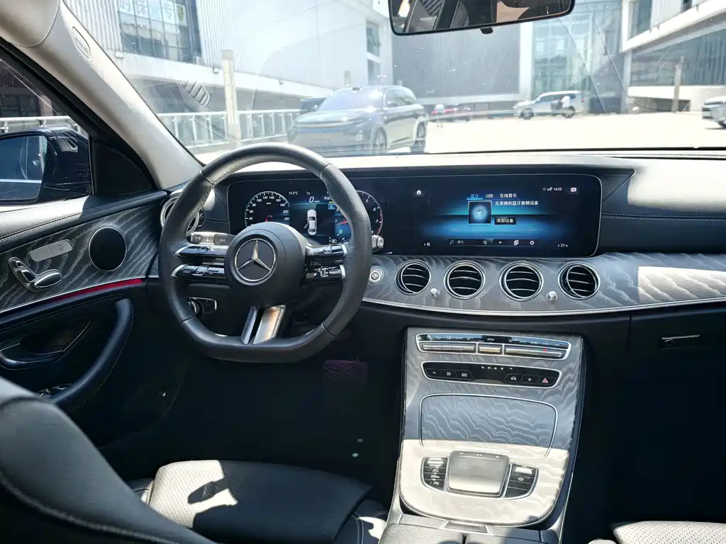 Mercedes-Benz E-Class — миниатюра 16