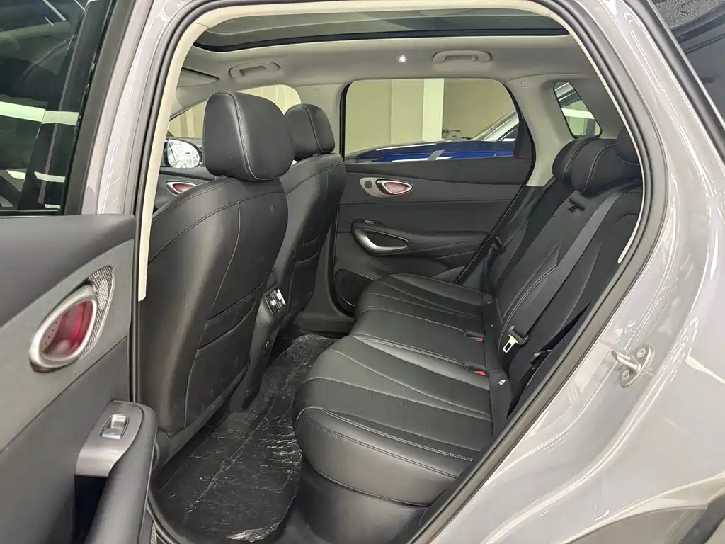 BYD Sealion 05 EV — миниатюра 11