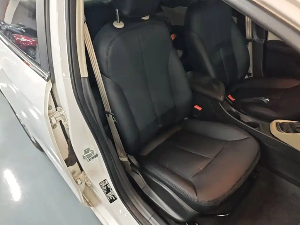 Buick Excelle — миниатюра 25