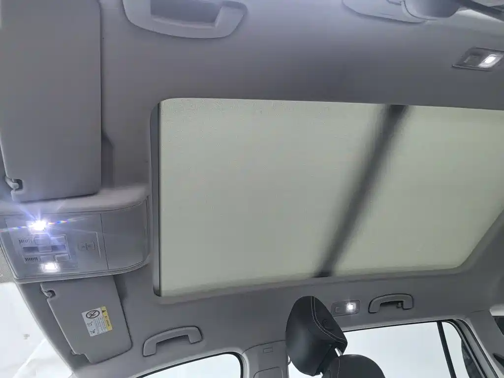 Volkswagen Tiguan L — миниатюра 14