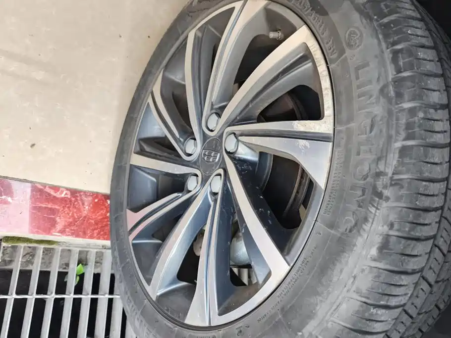 Geely Binyue — миниатюра 6