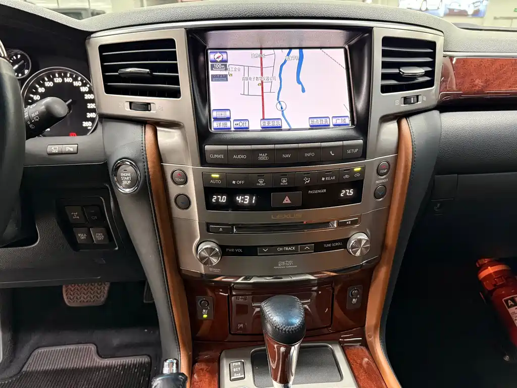 Lexus LX — миниатюра 18