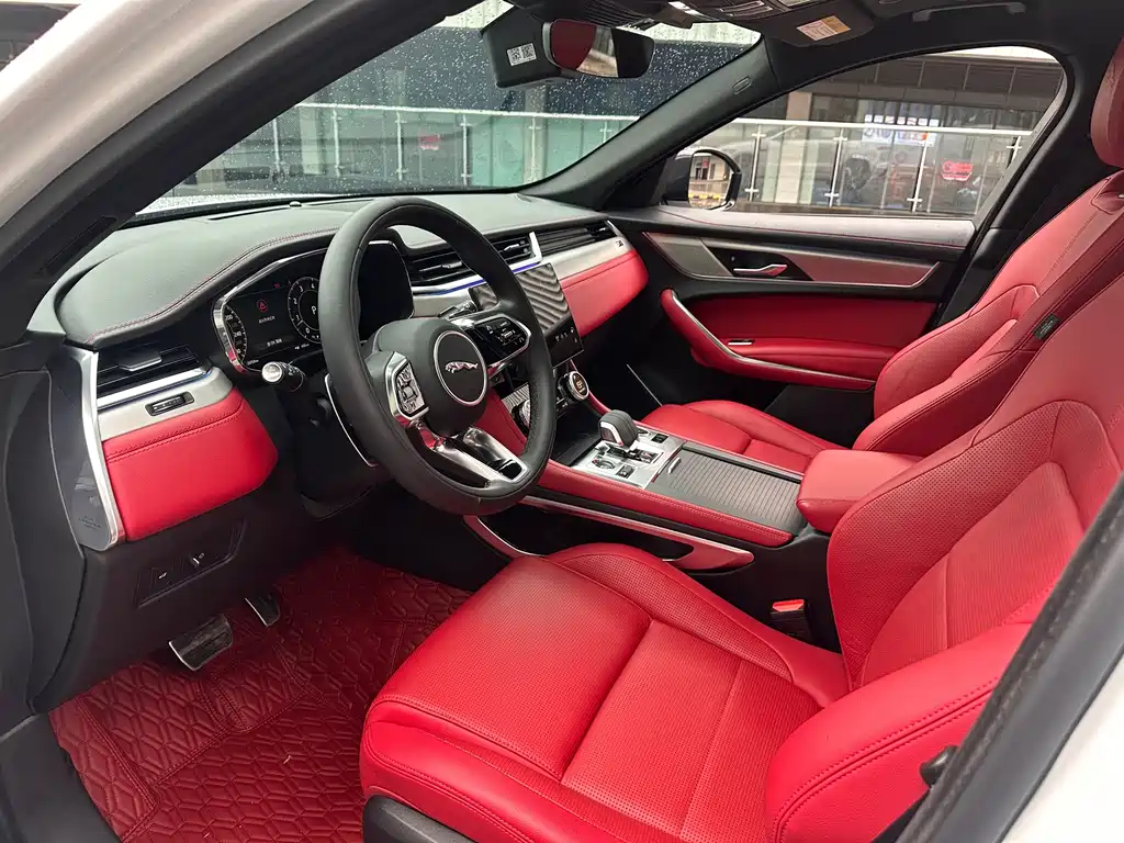 Jaguar F-PACE — миниатюра 9