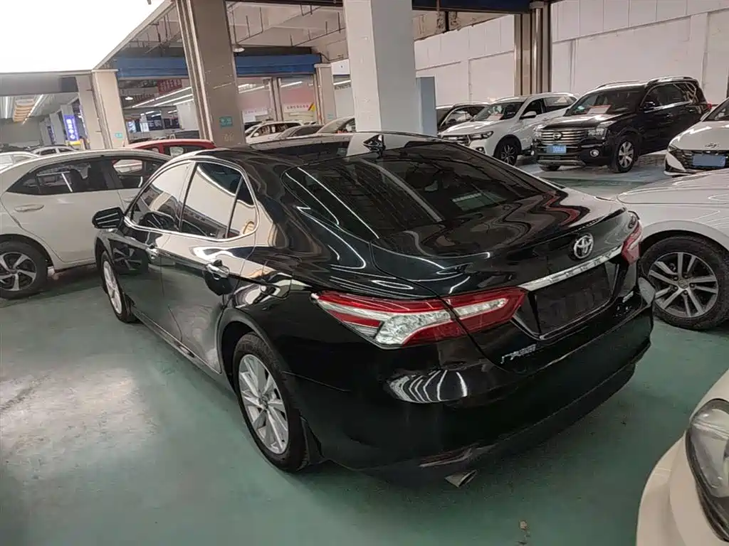 Toyota Camry 2021 2.0G Luxury
