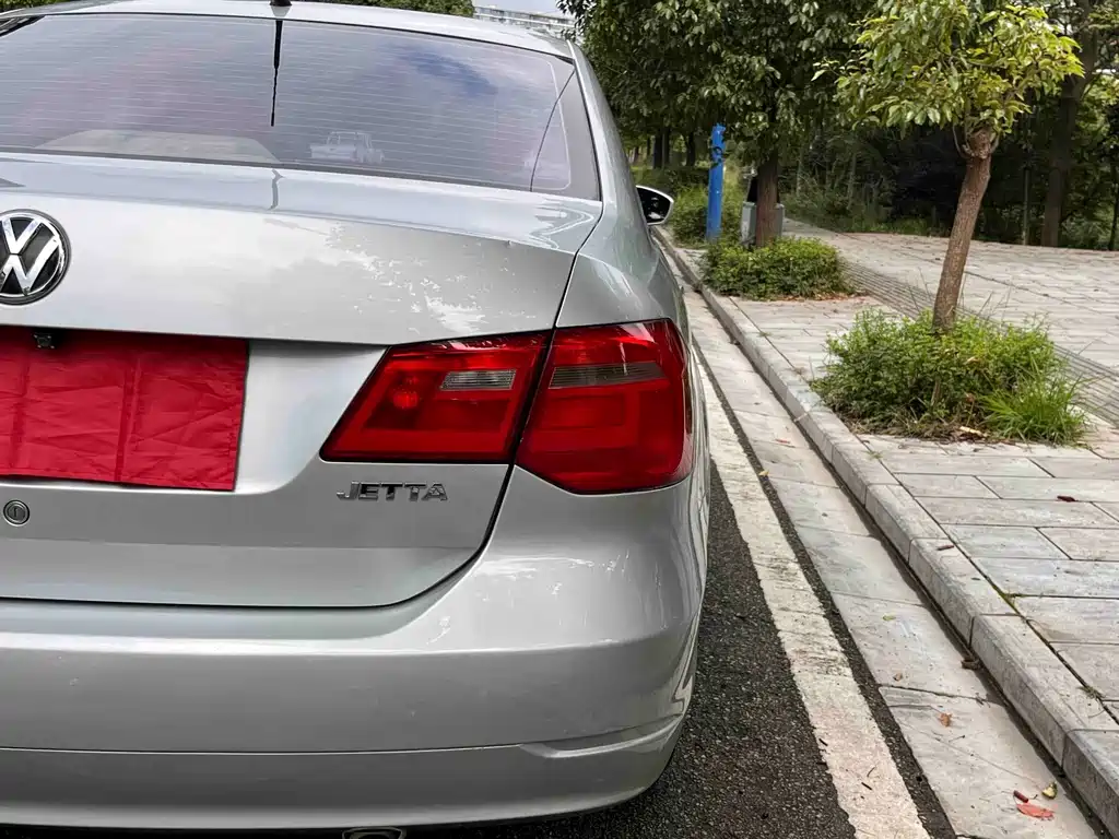 Volkswagen Jetta — миниатюра 12