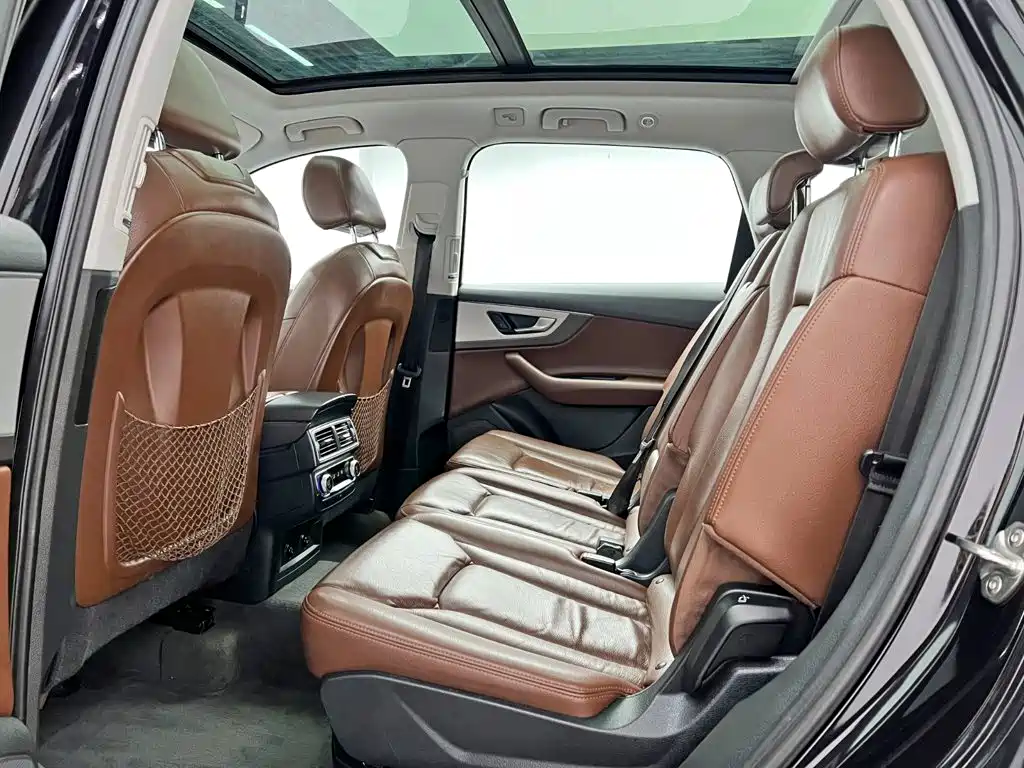 Audi Q7 — миниатюра 16