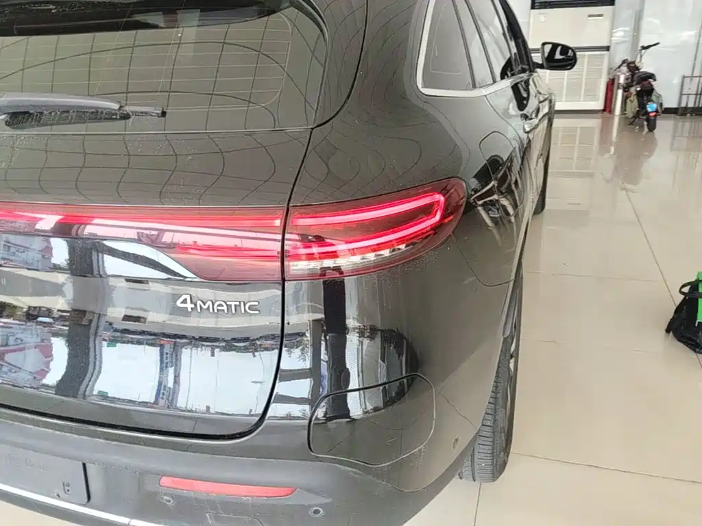 Mercedes-Benz EQC — миниатюра 8