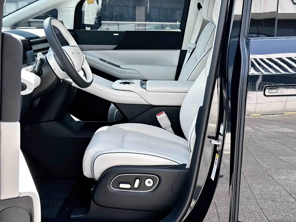 XPeng X9 — миниатюра 38