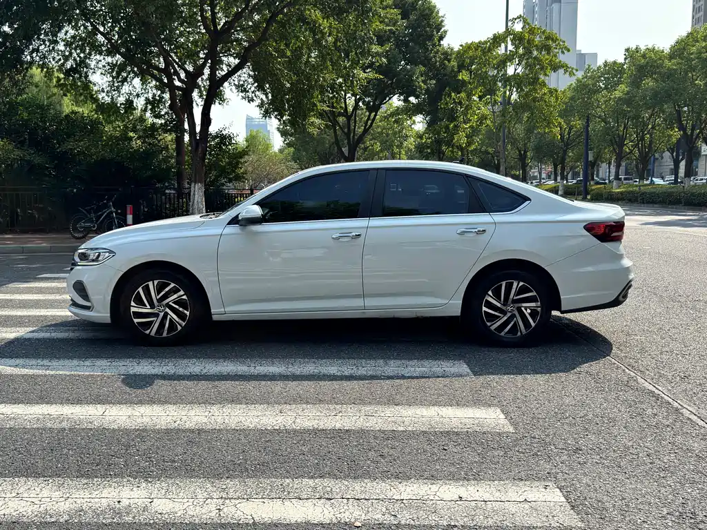 Volkswagen Lavida — миниатюра 4