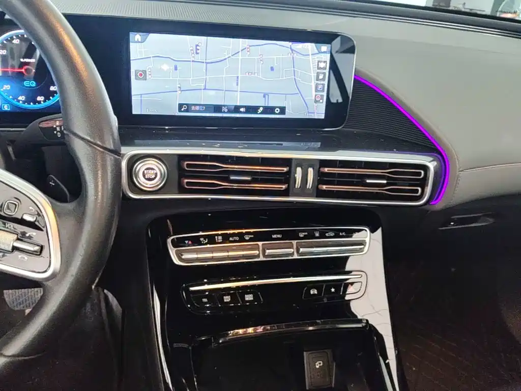 Mercedes-Benz EQC — миниатюра 13